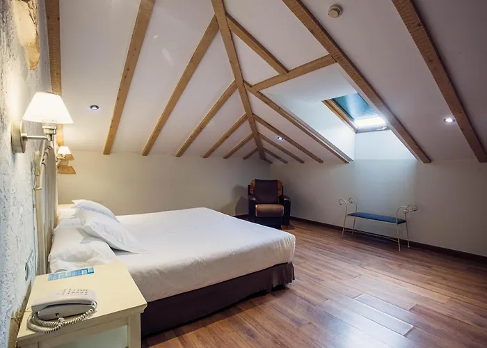 帕斯加酒店spa别墅 4* 霍兹纳约